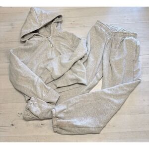 Athleta girls two piece hooded sweatshirt and sweatpants 8/10